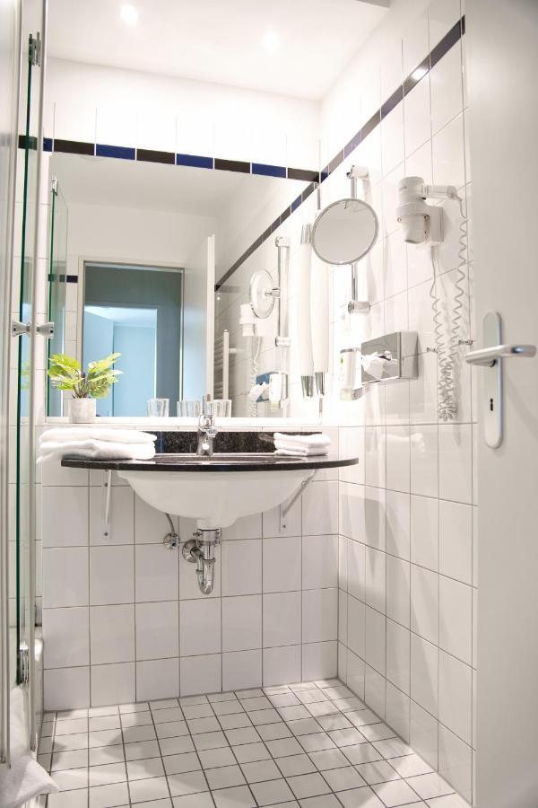 Mit Maritimem Flair - 1 Minute Zu & Seebruecke Apartment Zingst